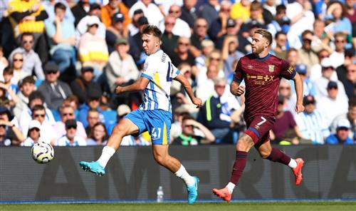 Brighton đấu với Thị trấn Ipswich