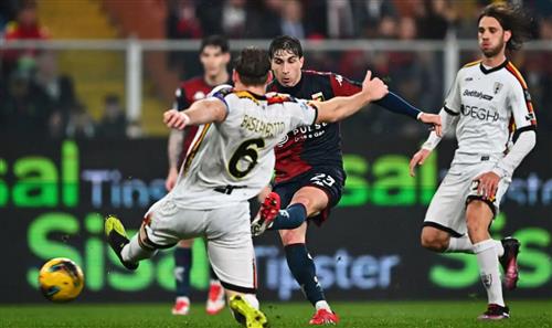 Genoa đấu với Lecce