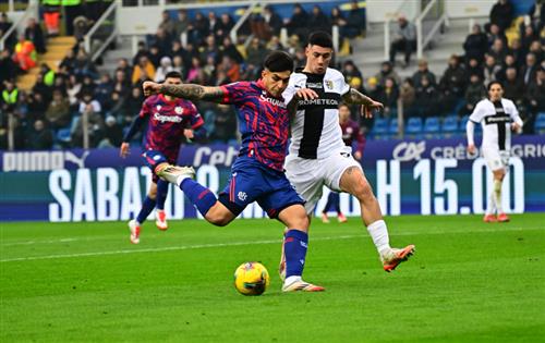 Parma đấu với Bologna