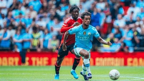 Manchester United đấu với Manchester City