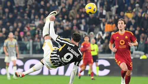 Juventus đấu với Salernitana