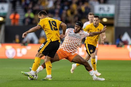 Sói vs Blackpool