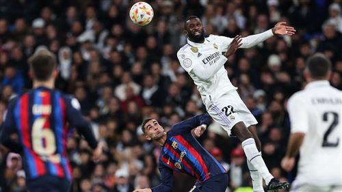 Barcelona đấu với Real Madrid