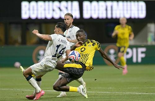 Dortmund đấu với Monterrey