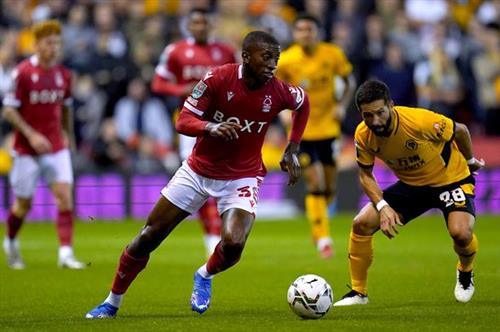Nottingham đấu với Wolves