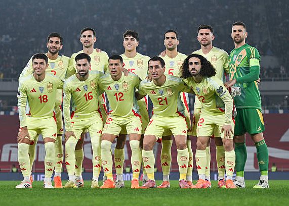 Trong cuộc đối đầu trực tiếp ở vòng tới, Tây Ban Nha sẽ tiến tới World Cup mà không để thua Türkiye 7 bàn.